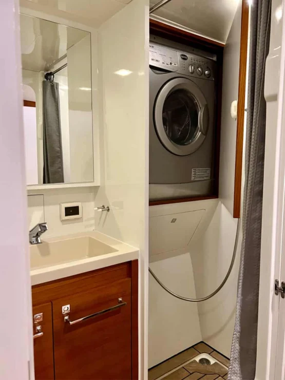 2014 Gunboat 60 for sale - washer dryer unit.