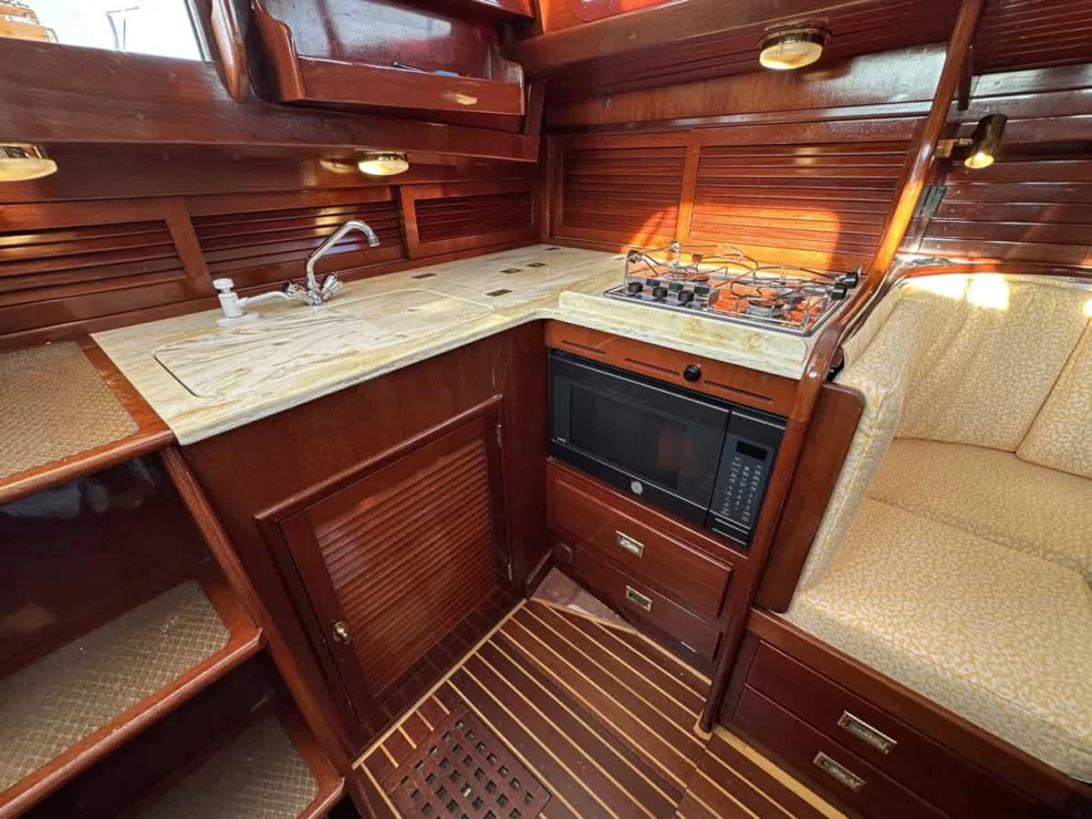 Image of MOONLIGHT, 1980 Hinckley Bermuda 40 MKII, view of galley.