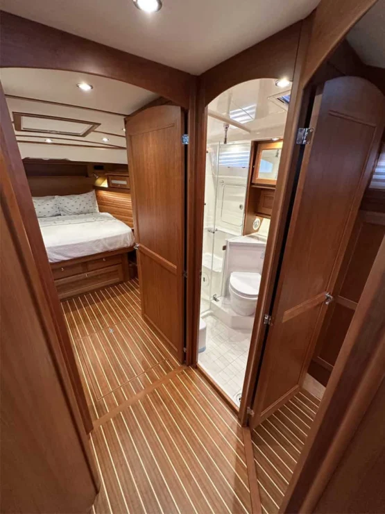 Sabre 45, Salt Therapy, view of passageway forward to master cabin.