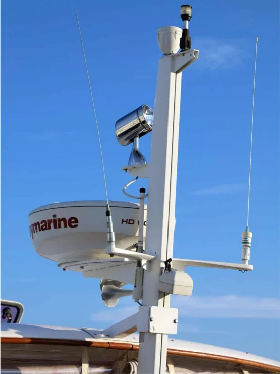 2003 Hunt Yachts Harrier 36, mast detail.