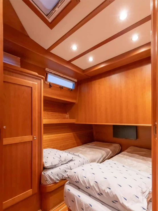 Sabre 45, Salt Therapy, detail view of guest cabin.