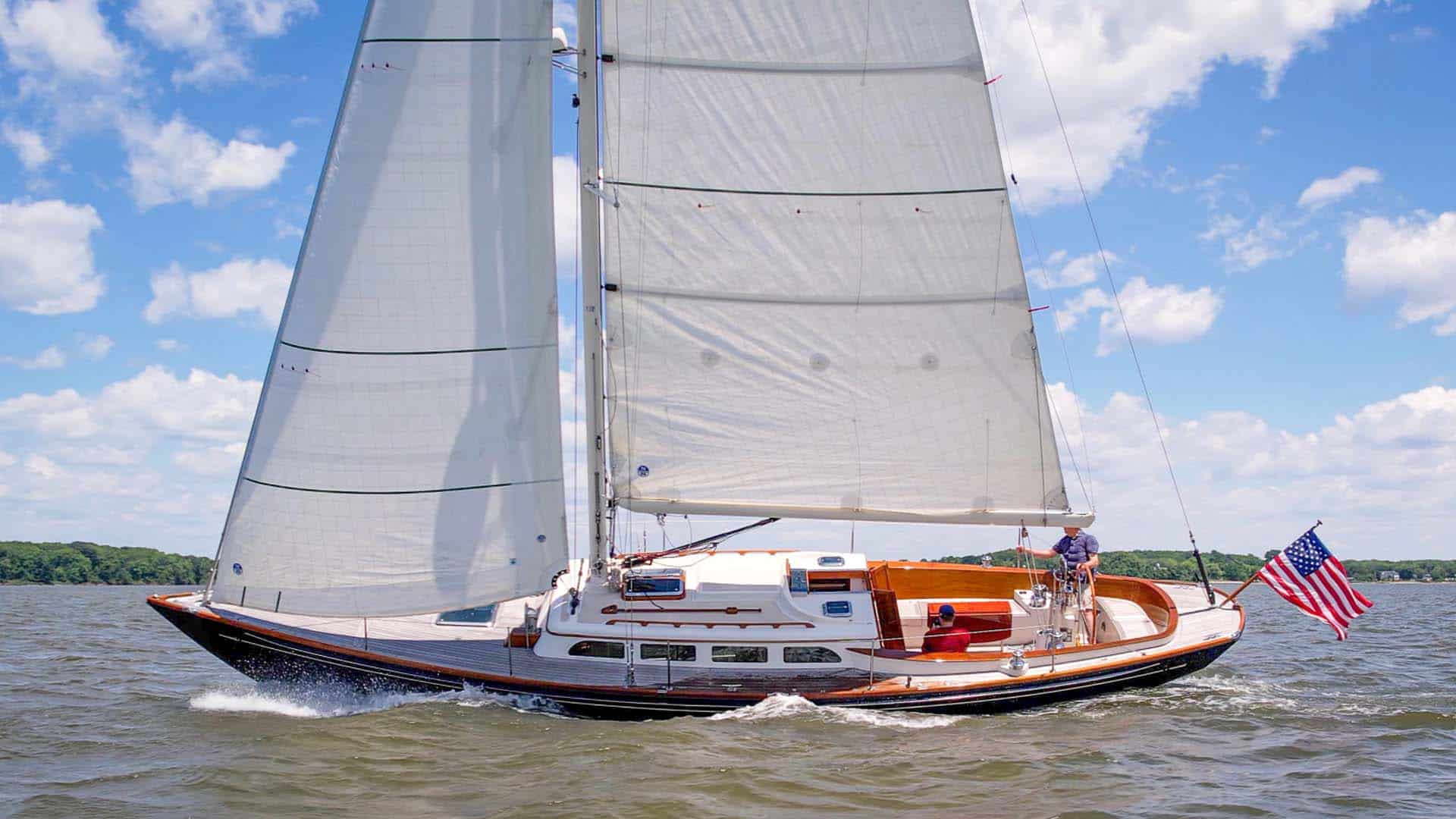 2008 Morris 42, sailing on starboard side view.