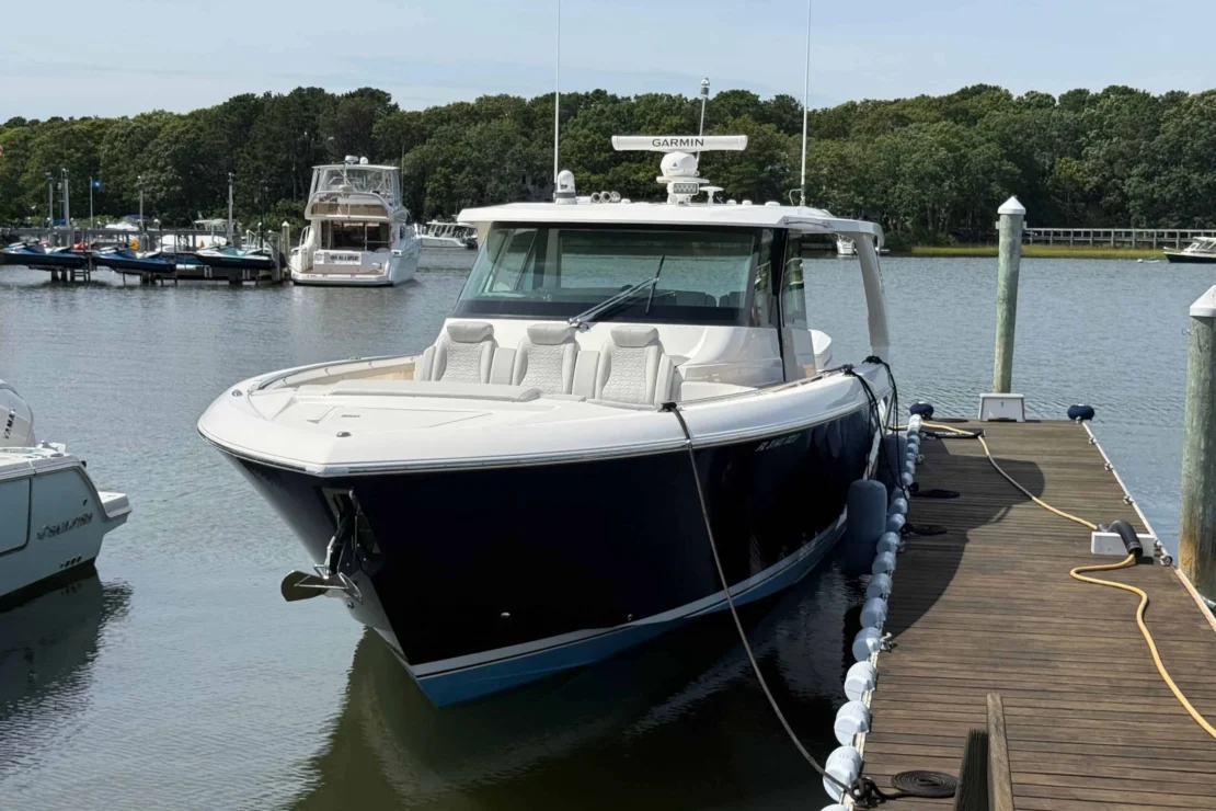 2022 Tiara 48LS, foredeck.