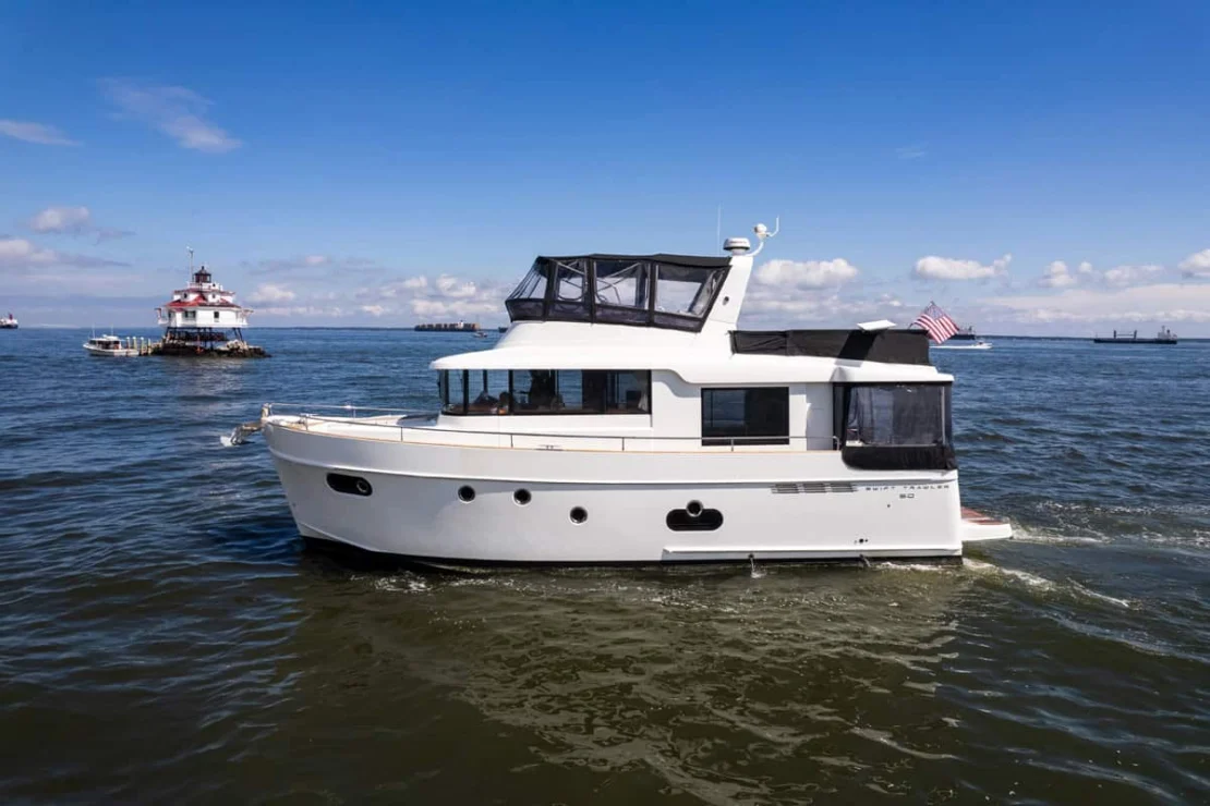 Beneteau Oceanis Swift Trawler 50 port profile.