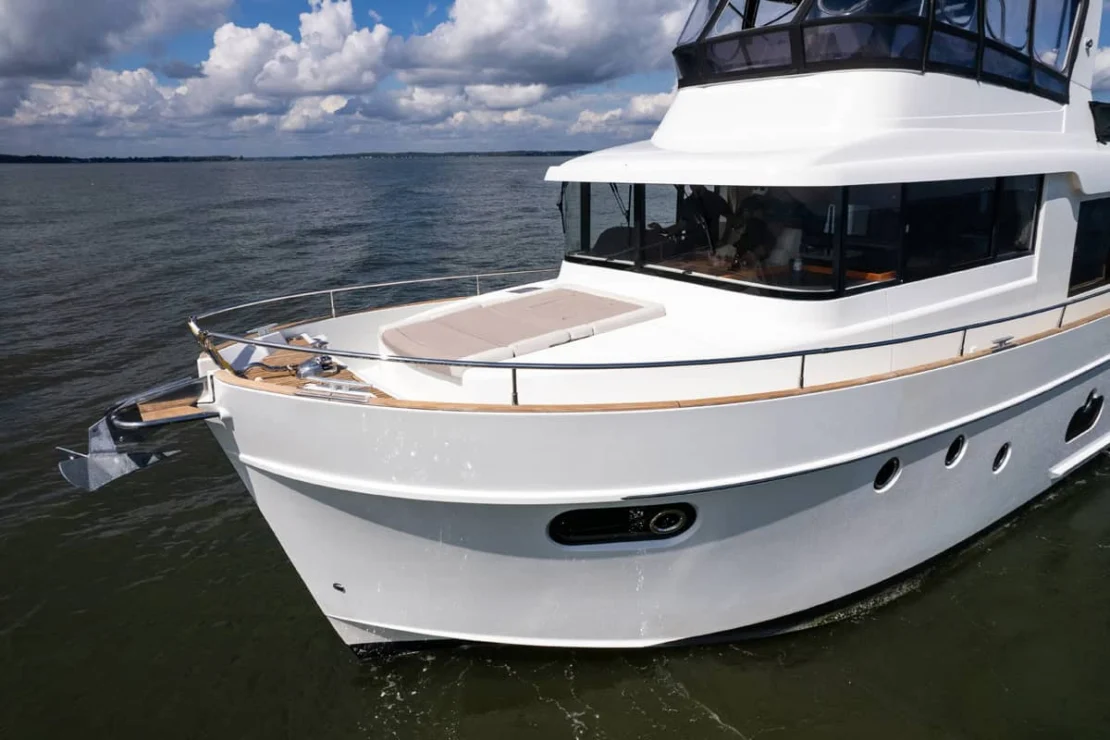Beneteau Oceanis Swift Trawler 50 port bow.