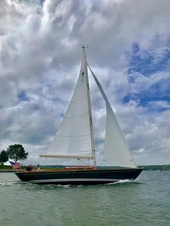 2006 Morris 36, sailing from abeam.