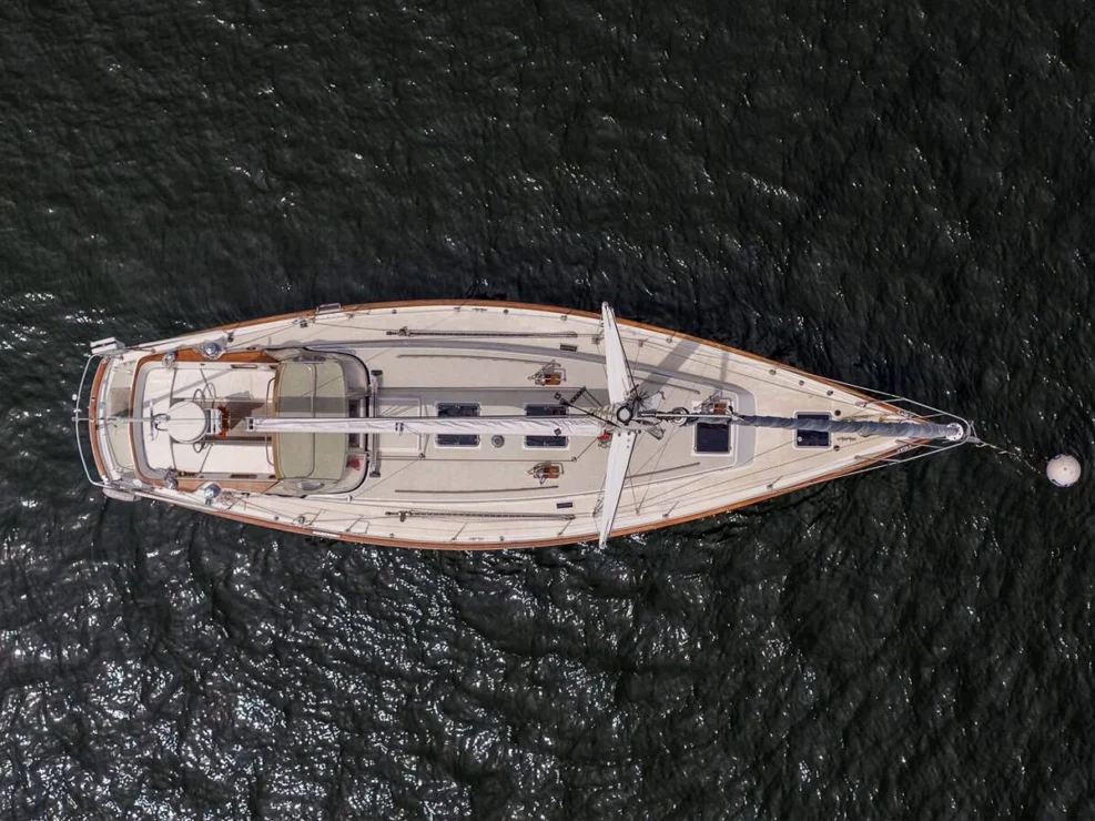 1983 Morris Ocean Series 44 aerial view.