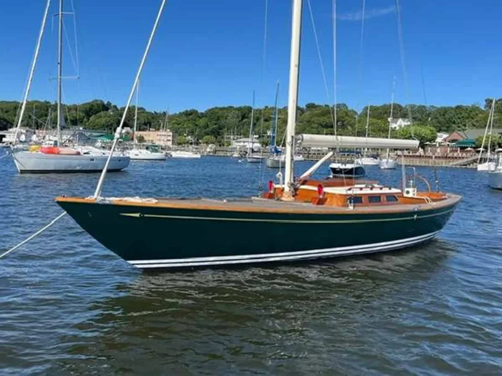 2006 Morris 36, port bow.