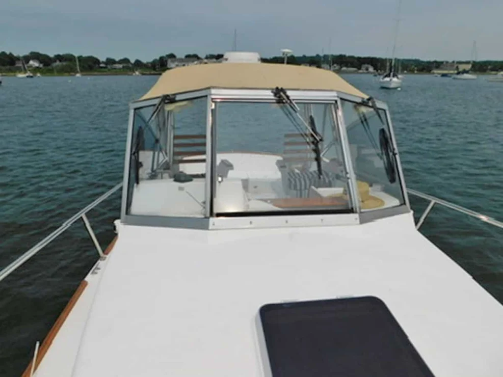 2000 Legacy 28 Express looking aft from foredeck.