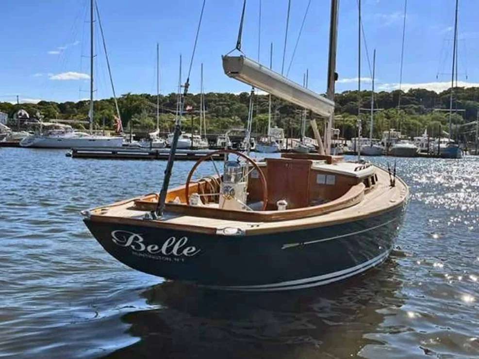 2006 Morris 36, stern view.