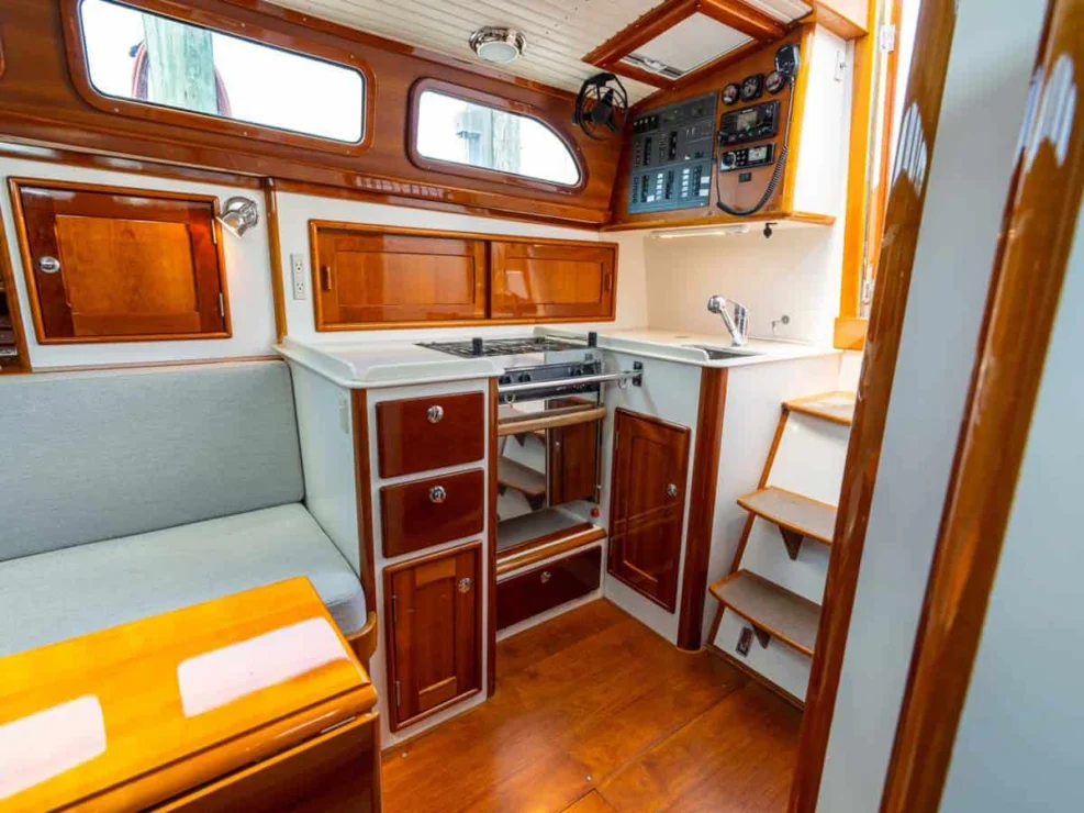 2008 Morris M42, galley.