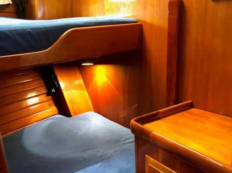 1994 Bristol Custom 57, guest bunks.
