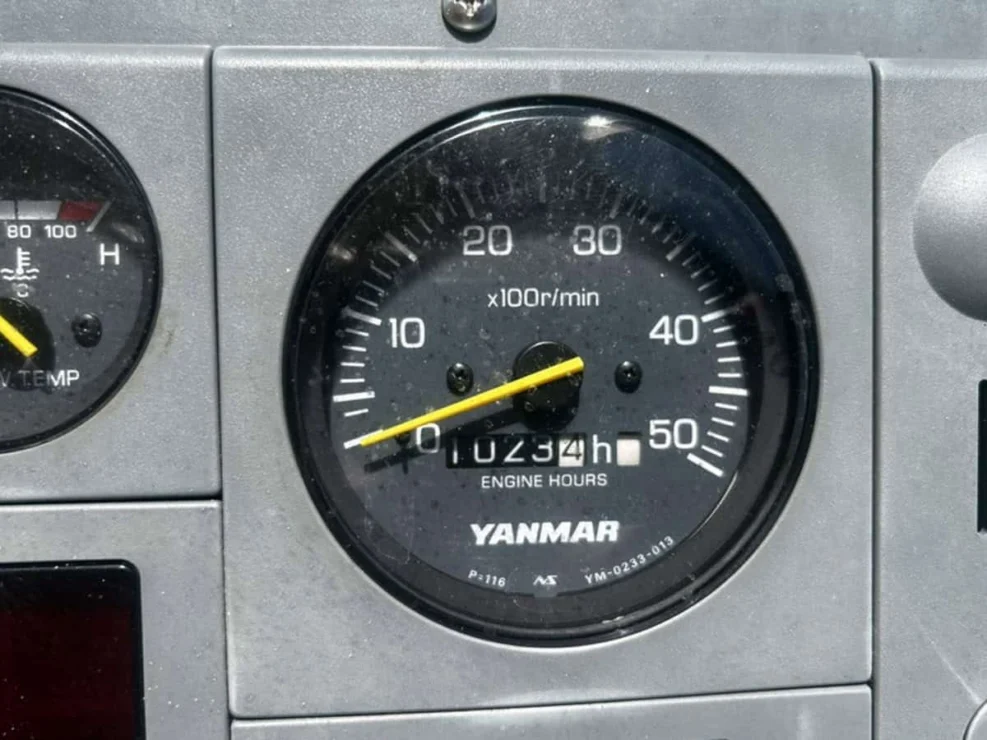 2000 Legacy 28 Express engine hour gauge.