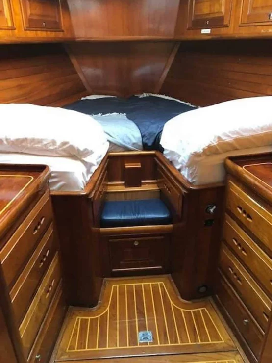 1994 Bristol Custom 57, guest v berth