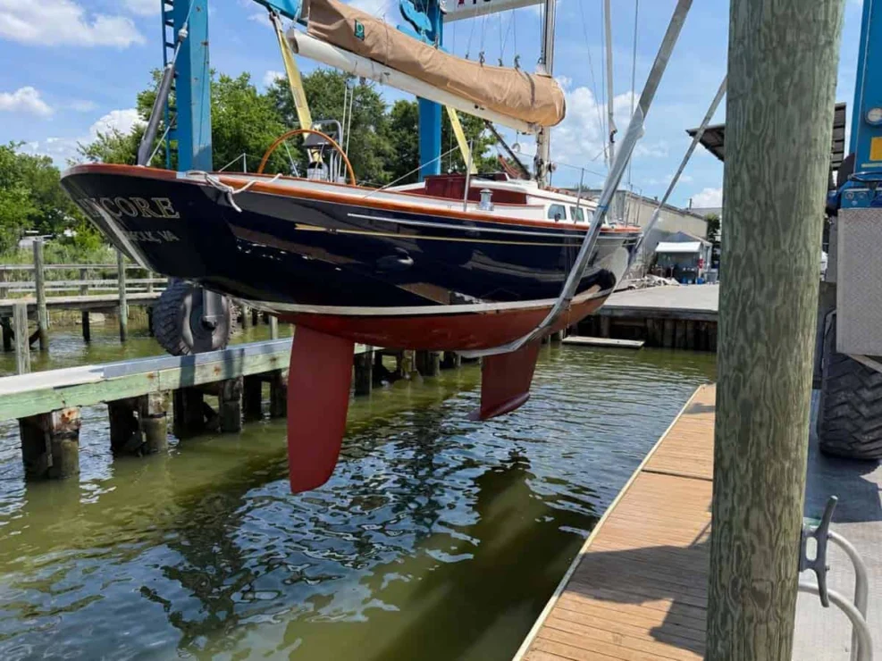 2008 Morris M42, hull in slings.