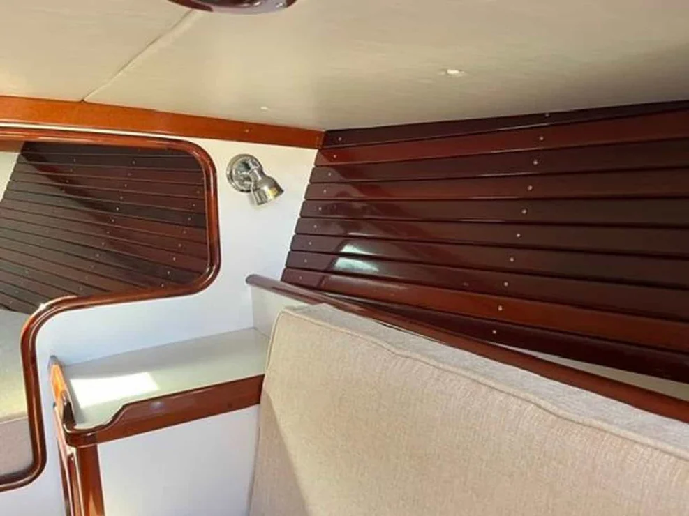 2006 Morris 36, interior.