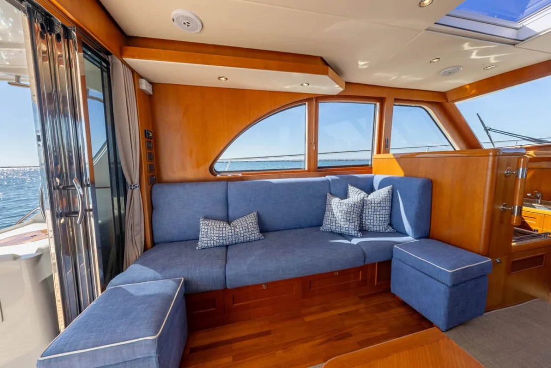 Grand Banks Eastbay 50, port settee.