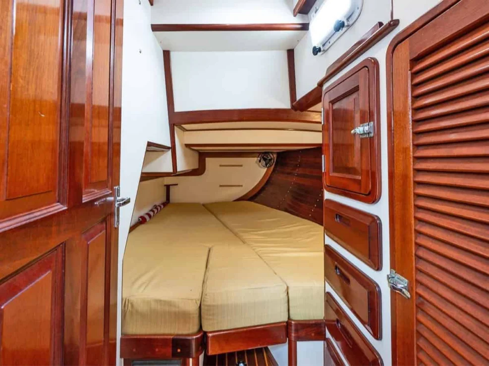 1983 Morris Ocean Series 44 guest cabin, aft.