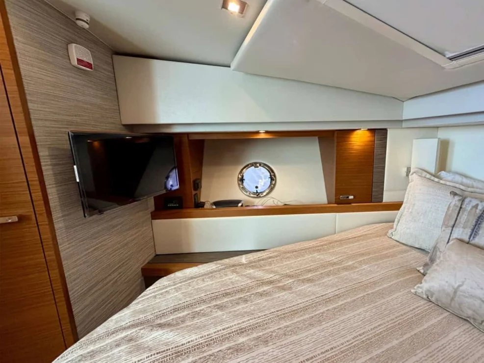 2020 Tiara C39 Coupe, primary cabin port.