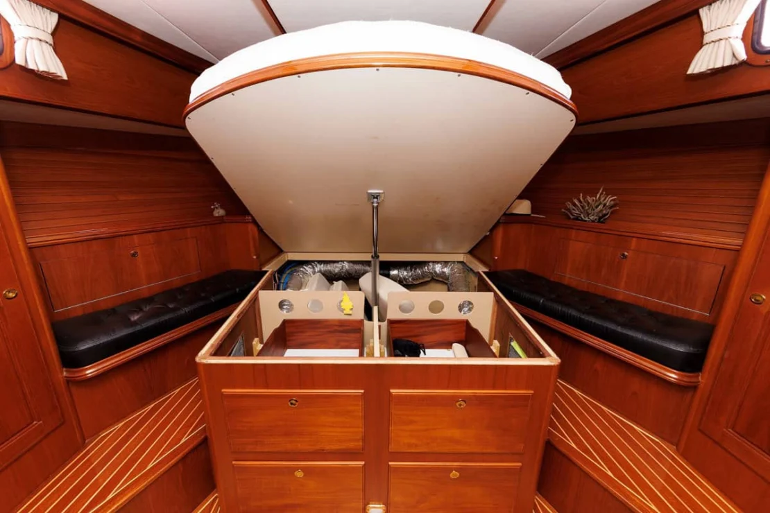 2008 Aden 52 Salon Express, forward bunk raised.