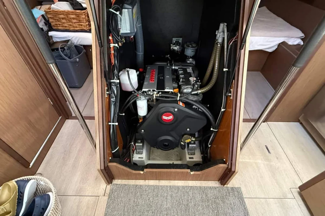 Beneteau Oceanis 51, engine.