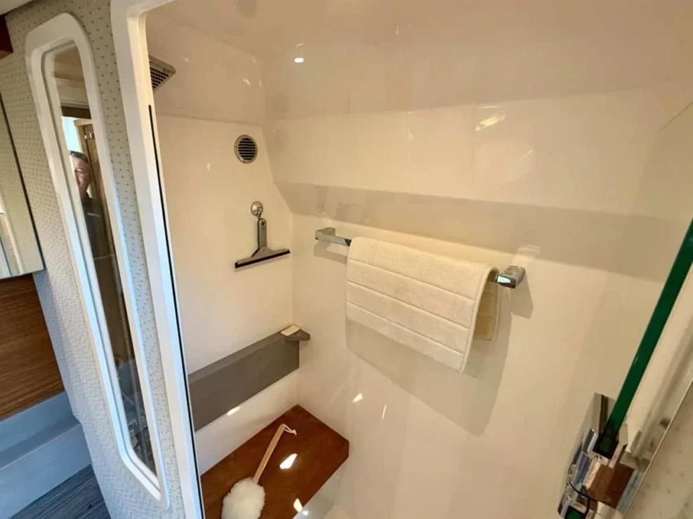 2020 Tiara C39 Coupe, shower.